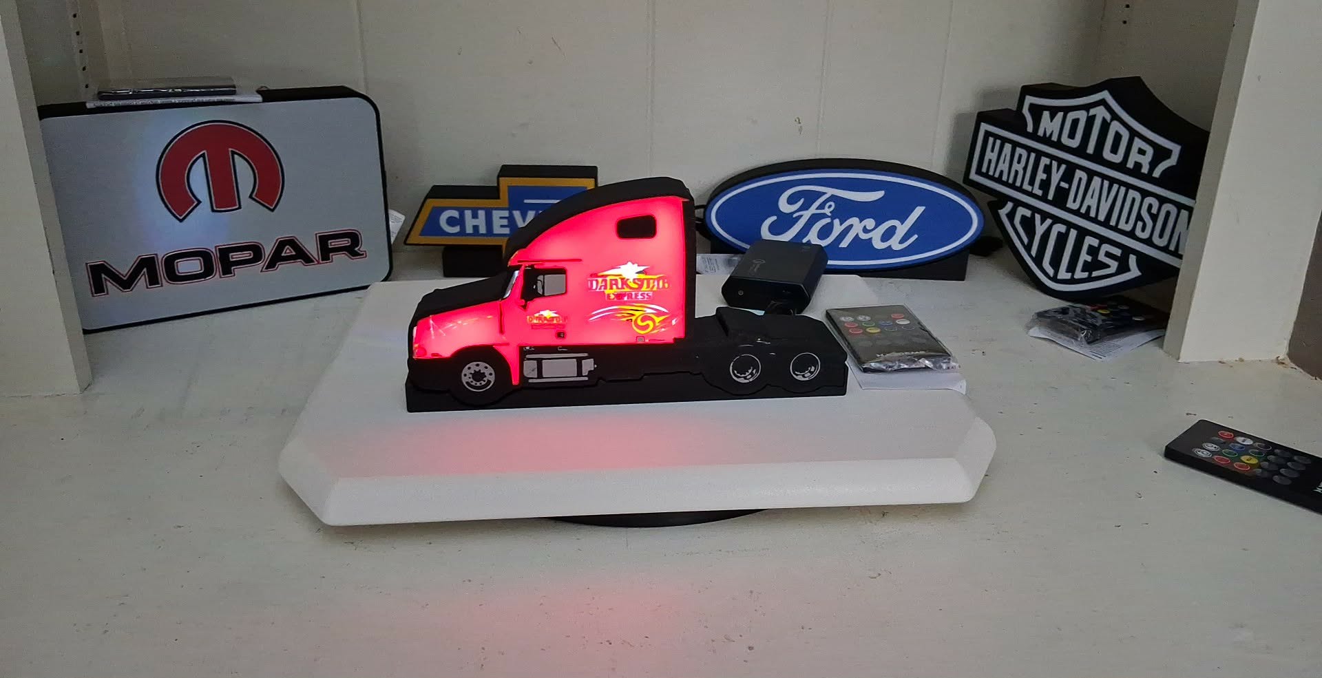 Semi LED light box – custom 3D printed – Lit Layer Creations